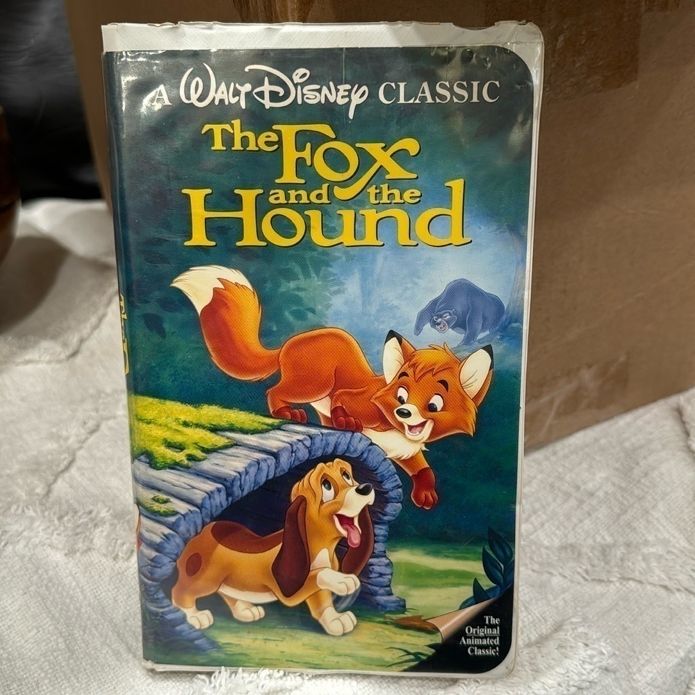 Disney Fox and the Hound VHS‎ movie